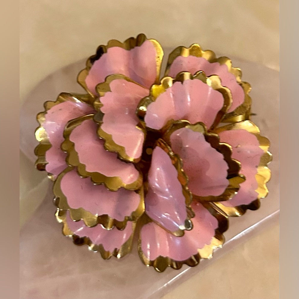 Vintage Pink Painted Metal Carnation Brooch - Picture 3 of 11